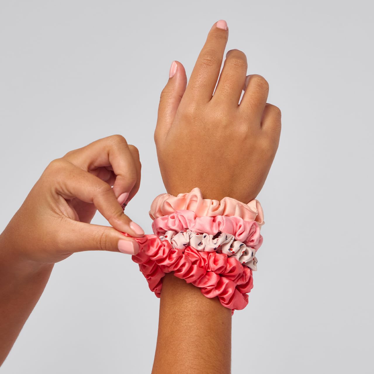 Kitsch Satin Scrunchies for Women - No Crease Hair Ties