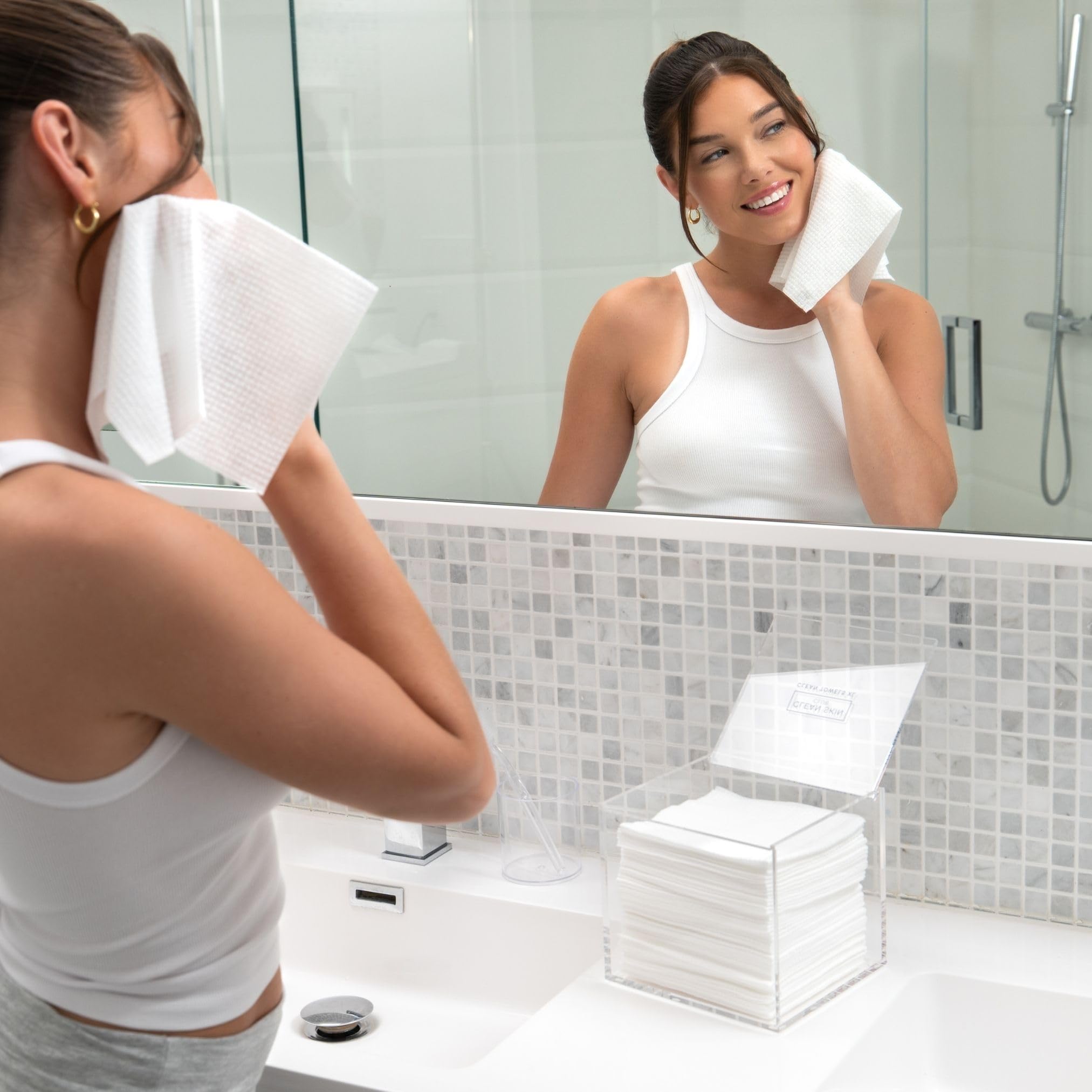 CLEAN SKIN CLUB Clear Acrylic Box for Clean Towels XL